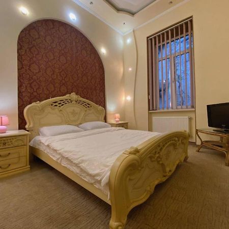 Apartment Veronica In Center Lviv Exterior photo